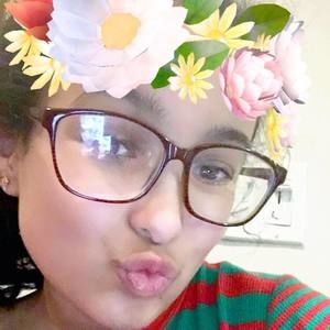 Meet your Posher, Manuela